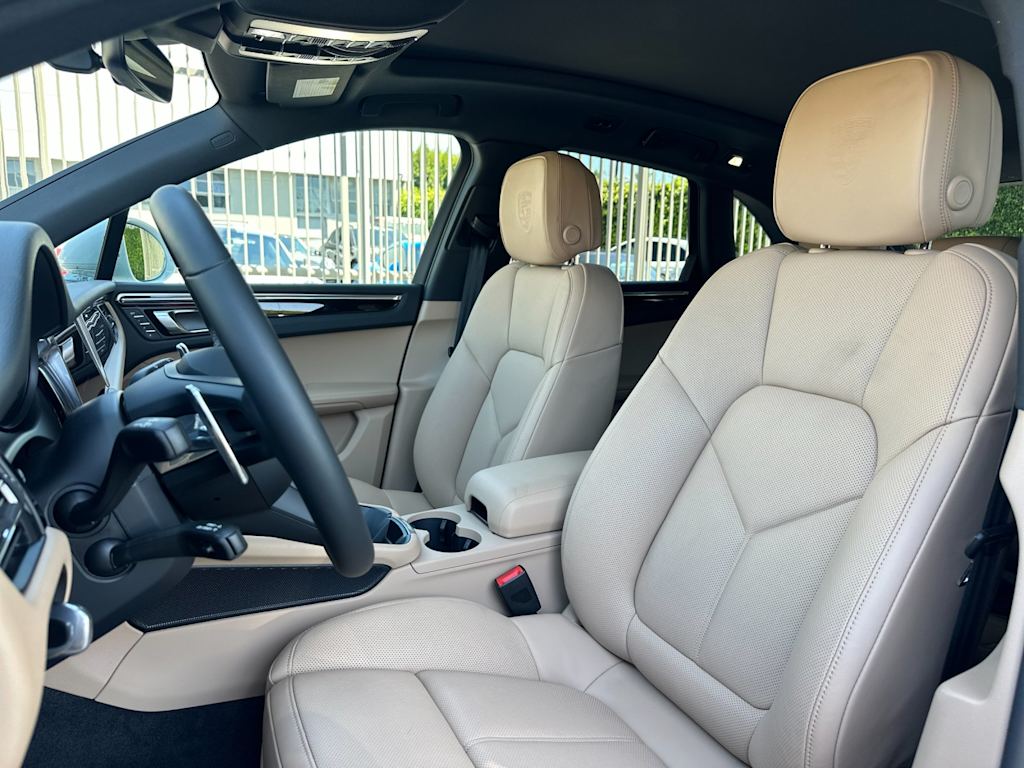 Thumbnail: 2026 Porsche Macan - 11