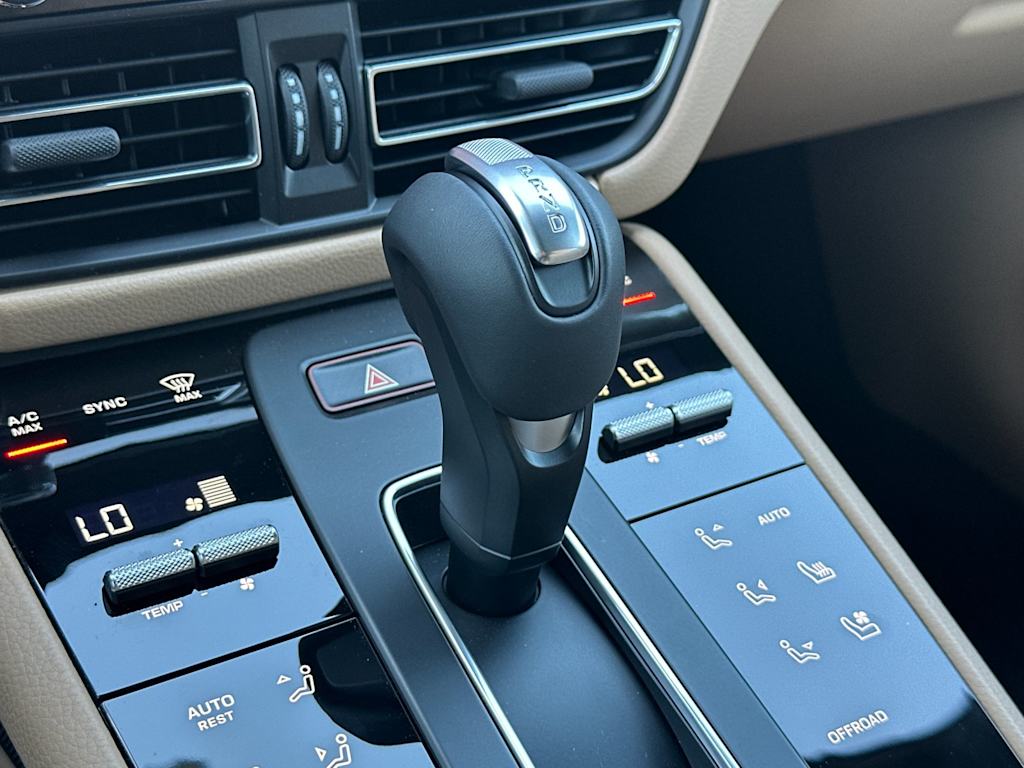 Thumbnail: 2026 Porsche Macan - 28