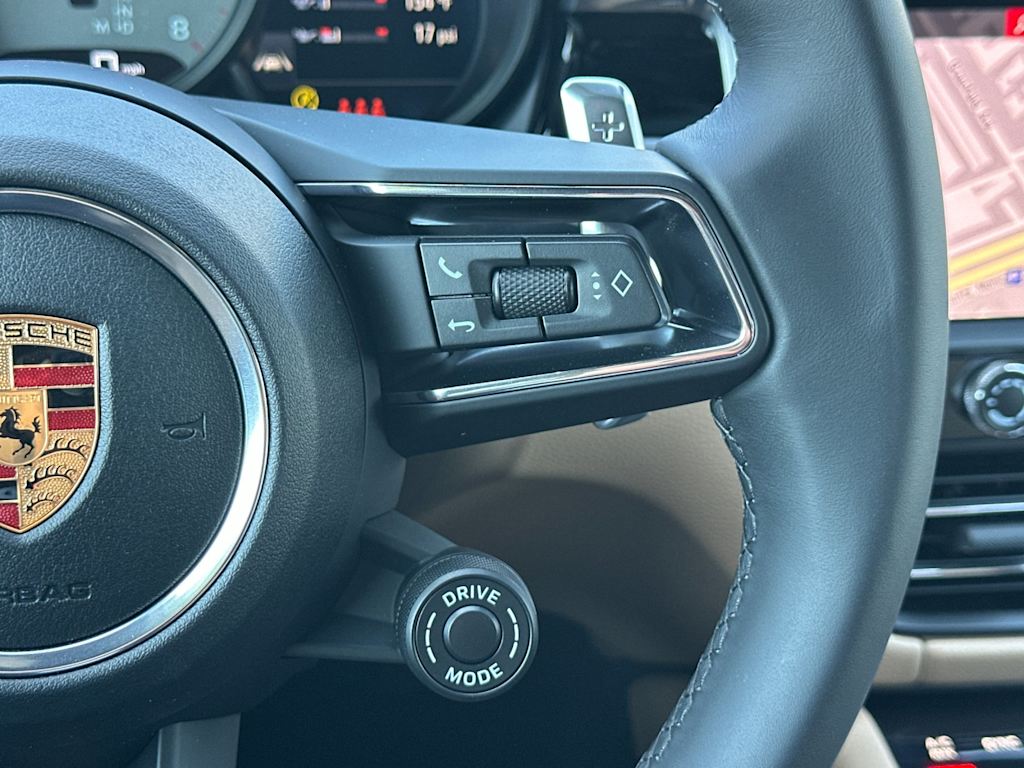Thumbnail: 2026 Porsche Macan - 31