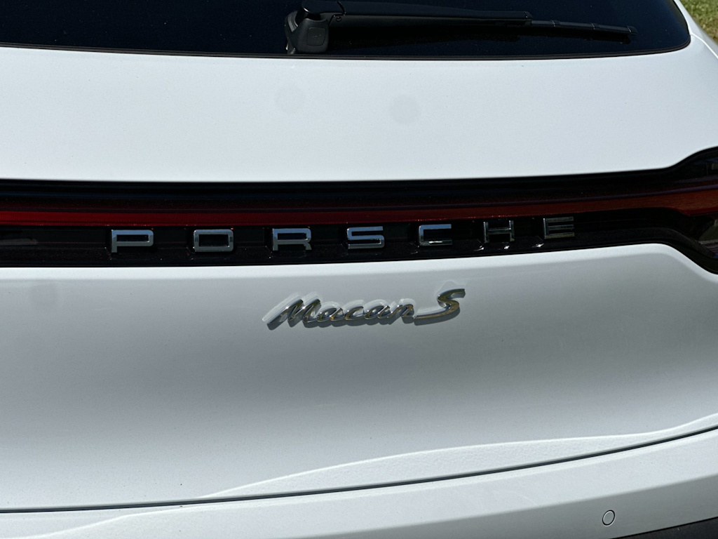 Thumbnail: 2026 Porsche Macan - 7
