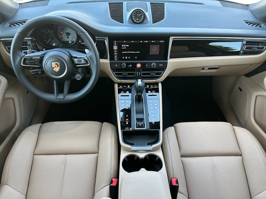 Thumbnail: 2026 Porsche Macan - 2