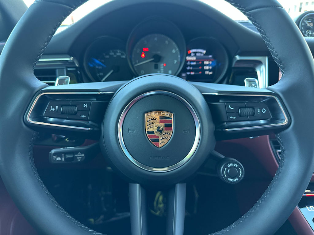 Thumbnail: 2026 Porsche Macan - 29