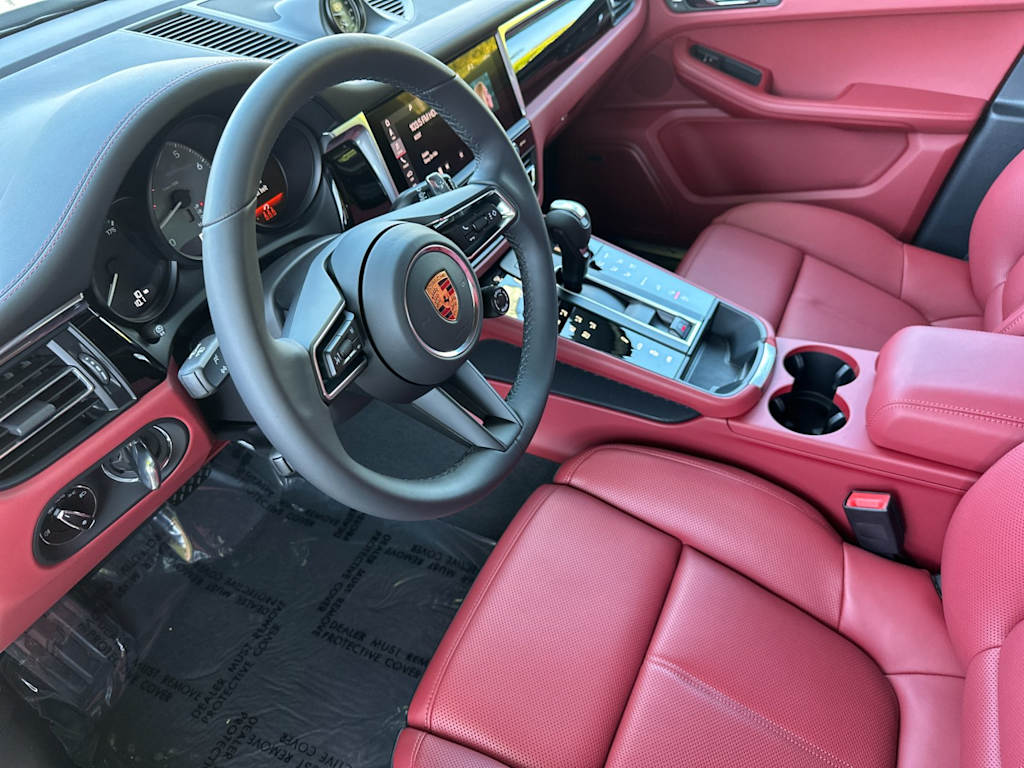 Thumbnail: 2026 Porsche Macan - 10