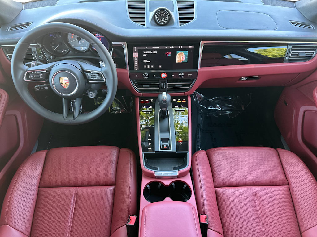 Thumbnail: 2026 Porsche Macan - 2