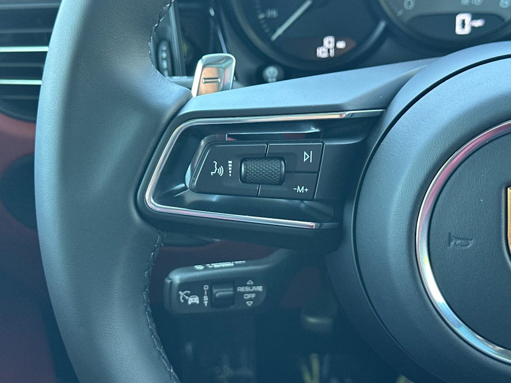 Thumbnail: 2026 Porsche Macan - 30