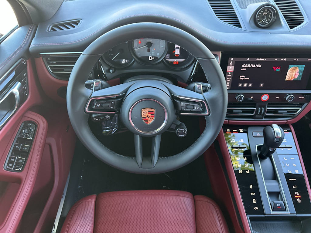 Thumbnail: 2026 Porsche Macan - 9
