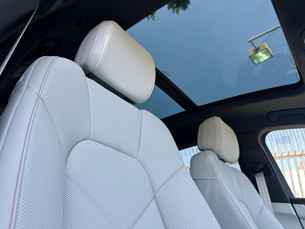 Thumbnail: 2026 Porsche Macan - 24