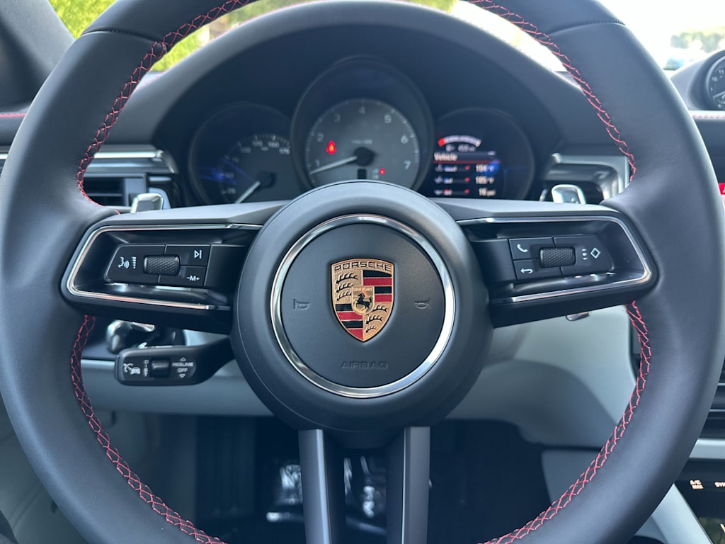Thumbnail: 2026 Porsche Macan - 29