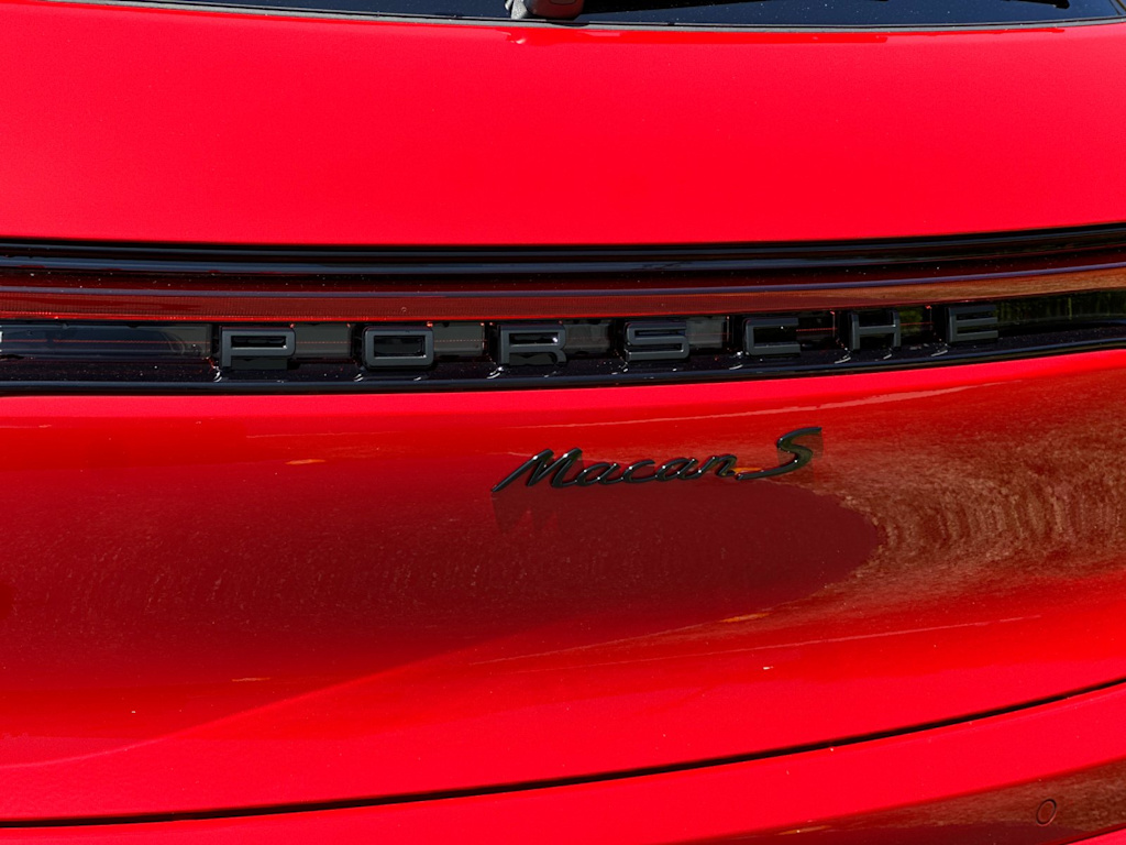 Thumbnail: 2026 Porsche Macan - 7