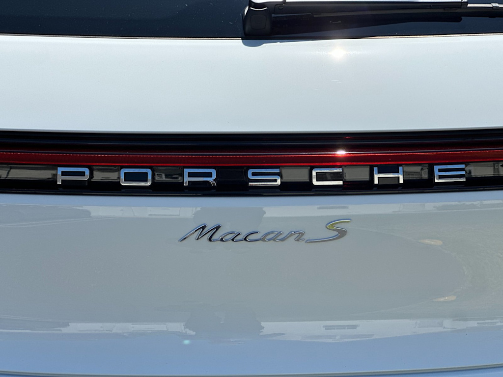 Thumbnail: 2026 Porsche Macan - 7