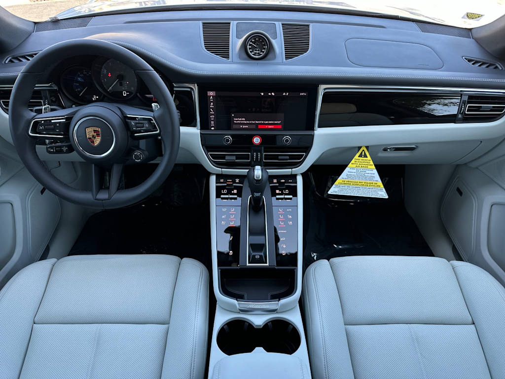 Thumbnail: 2026 Porsche Macan - 9