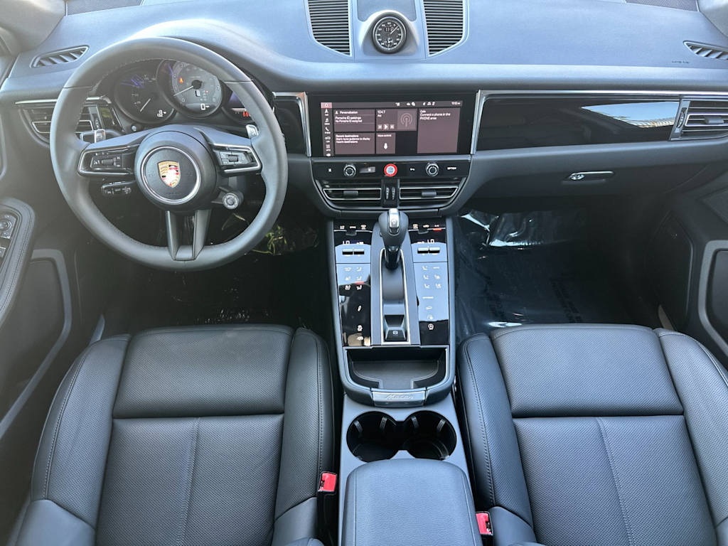 Thumbnail: 2026 Porsche Macan - 2