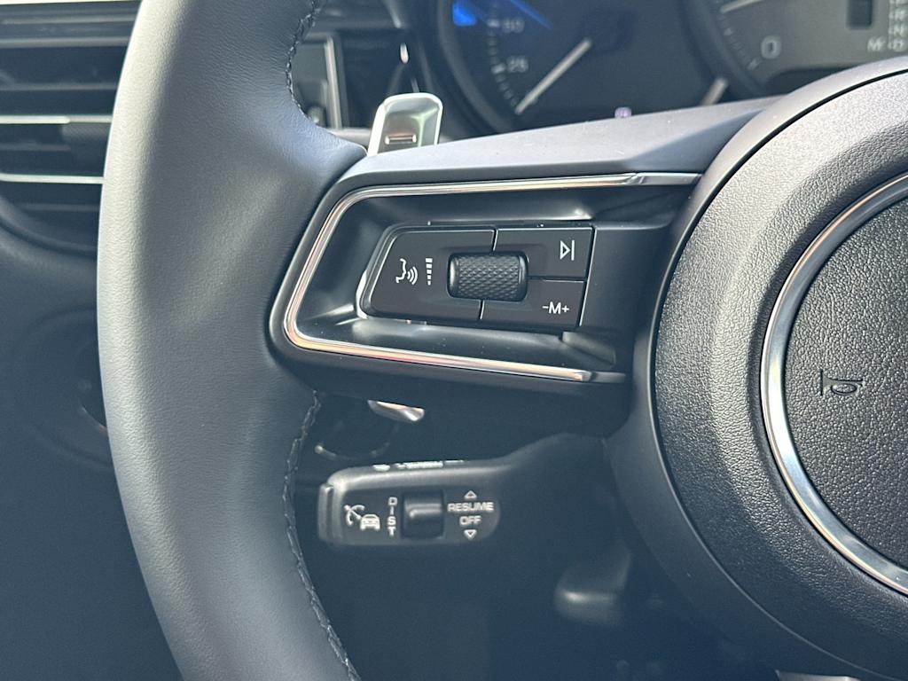 Thumbnail: 2026 Porsche Macan - 30