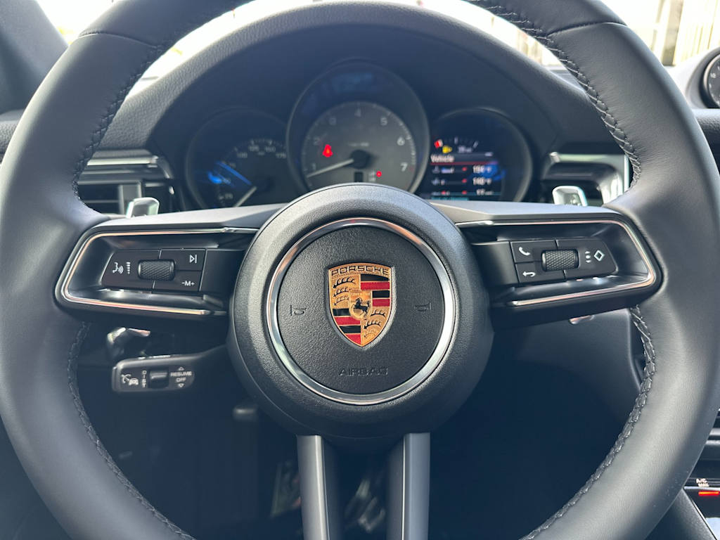 Thumbnail: 2026 Porsche Macan - 29