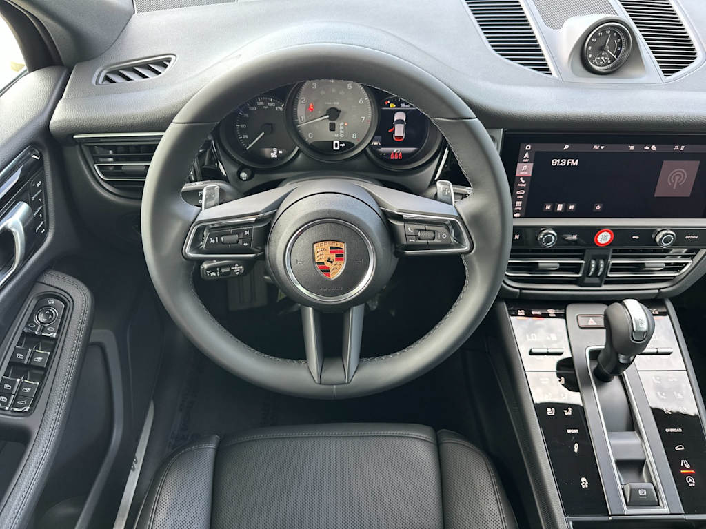 Thumbnail: 2026 Porsche Macan - 11
