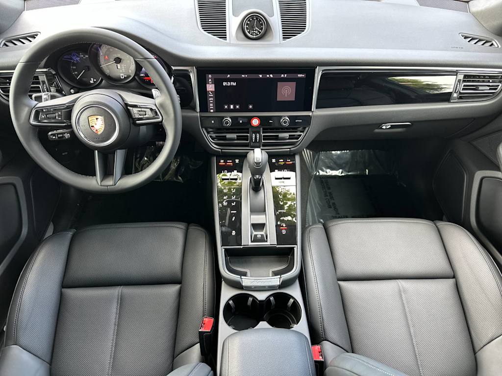 Thumbnail: 2026 Porsche Macan - 8