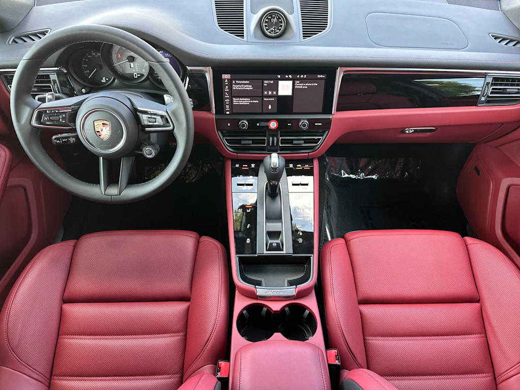 Thumbnail: 2026 Porsche Macan - 2