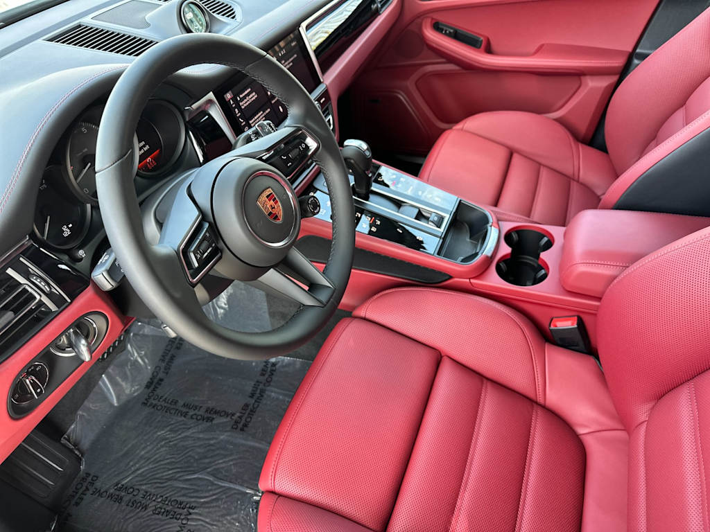 Thumbnail: 2026 Porsche Macan - 10