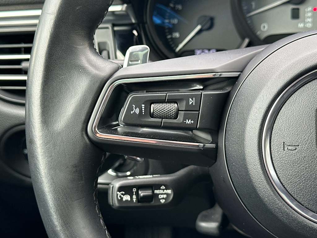 Thumbnail: 2023 Porsche Macan - 31