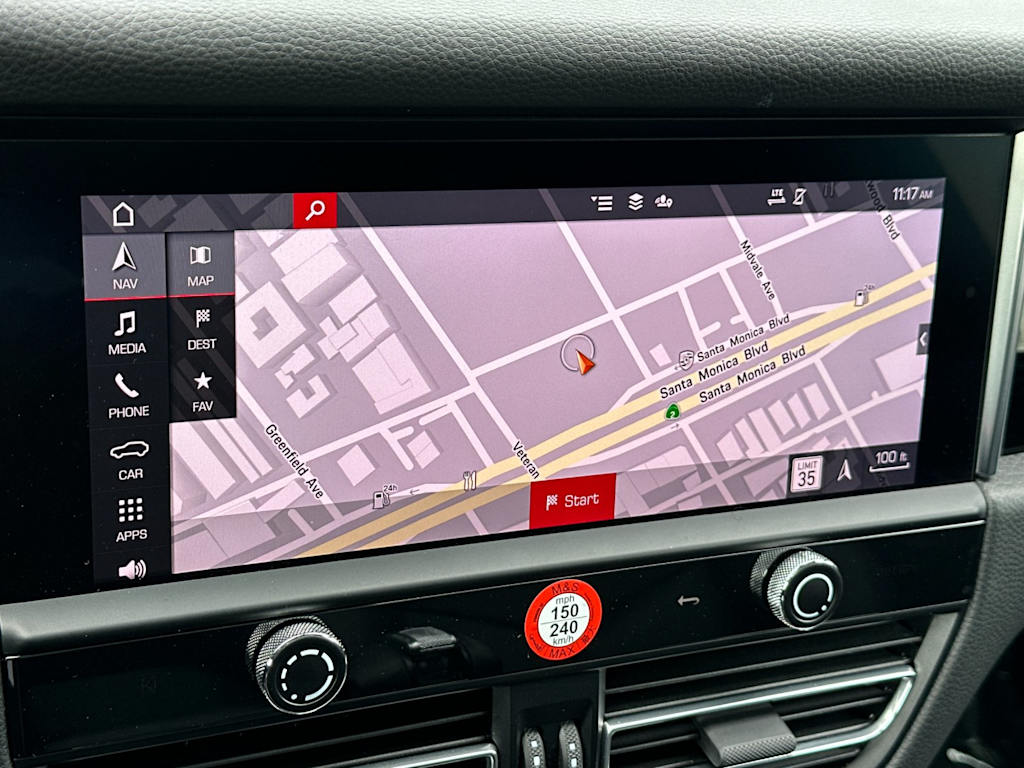 Thumbnail: 2023 Porsche Macan - 27