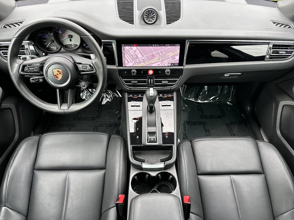 Thumbnail: 2023 Porsche Macan - 2
