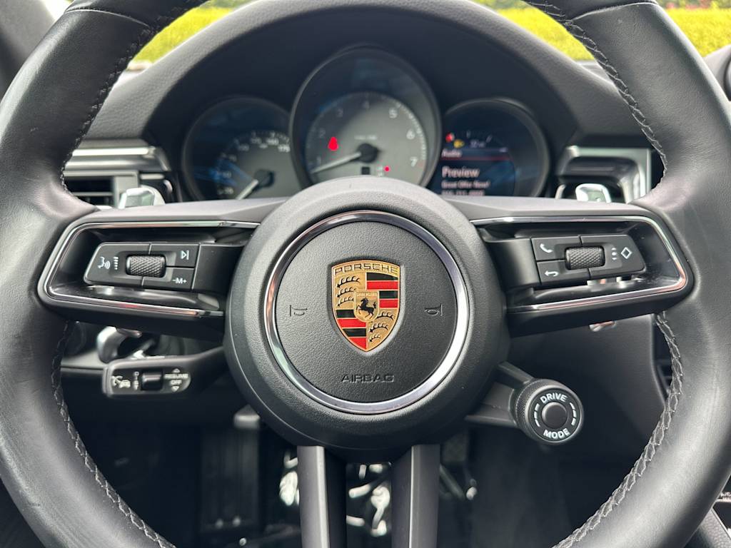 Thumbnail: 2023 Porsche Macan - 30