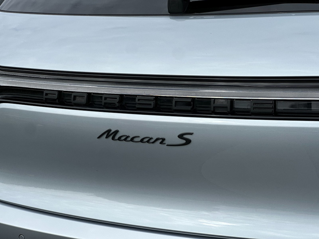 Thumbnail: 2023 Porsche Macan - 7