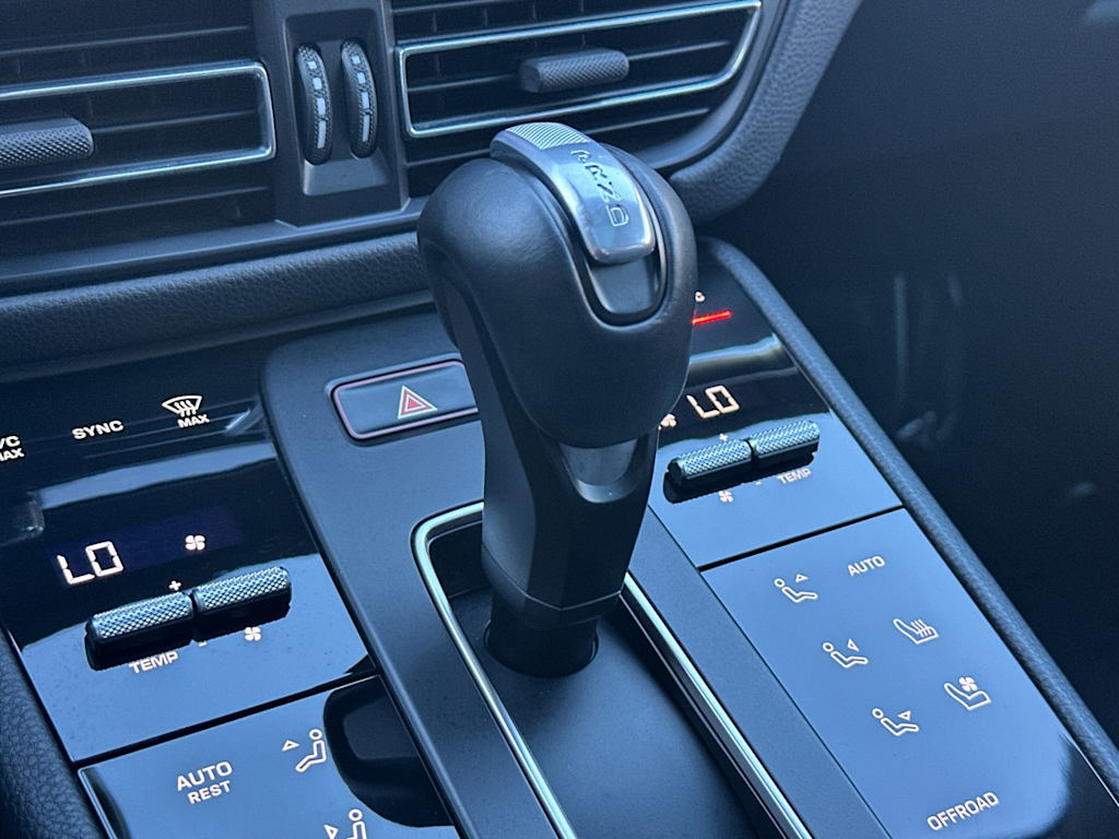 Thumbnail: 2023 Porsche Macan - 29