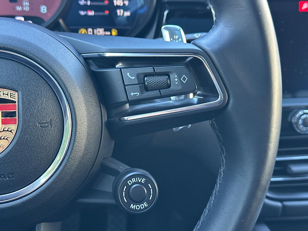 Thumbnail: 2023 Porsche Macan - 31