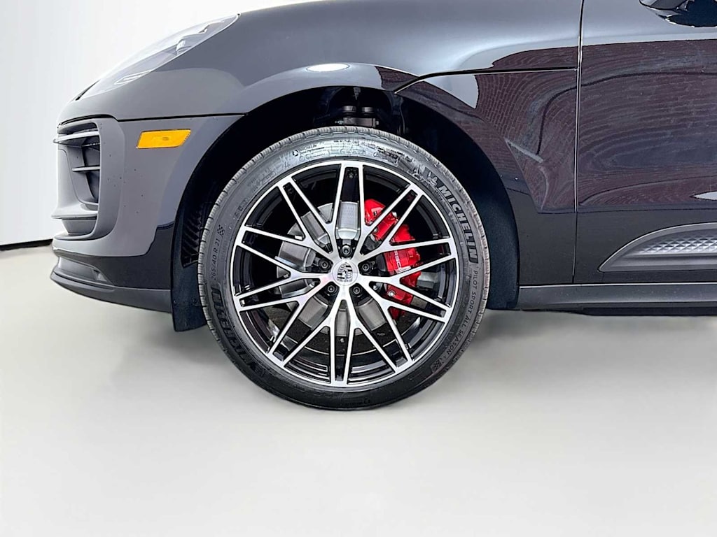 Thumbnail: 2026 Porsche Macan - 6