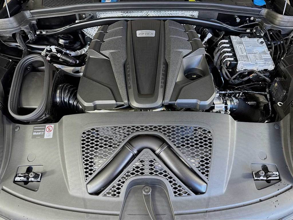 Thumbnail: 2026 Porsche Macan - 51