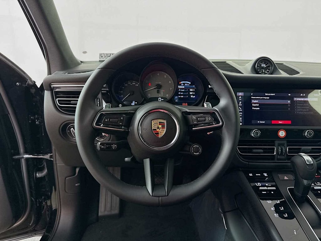 Thumbnail: 2026 Porsche Macan - 40