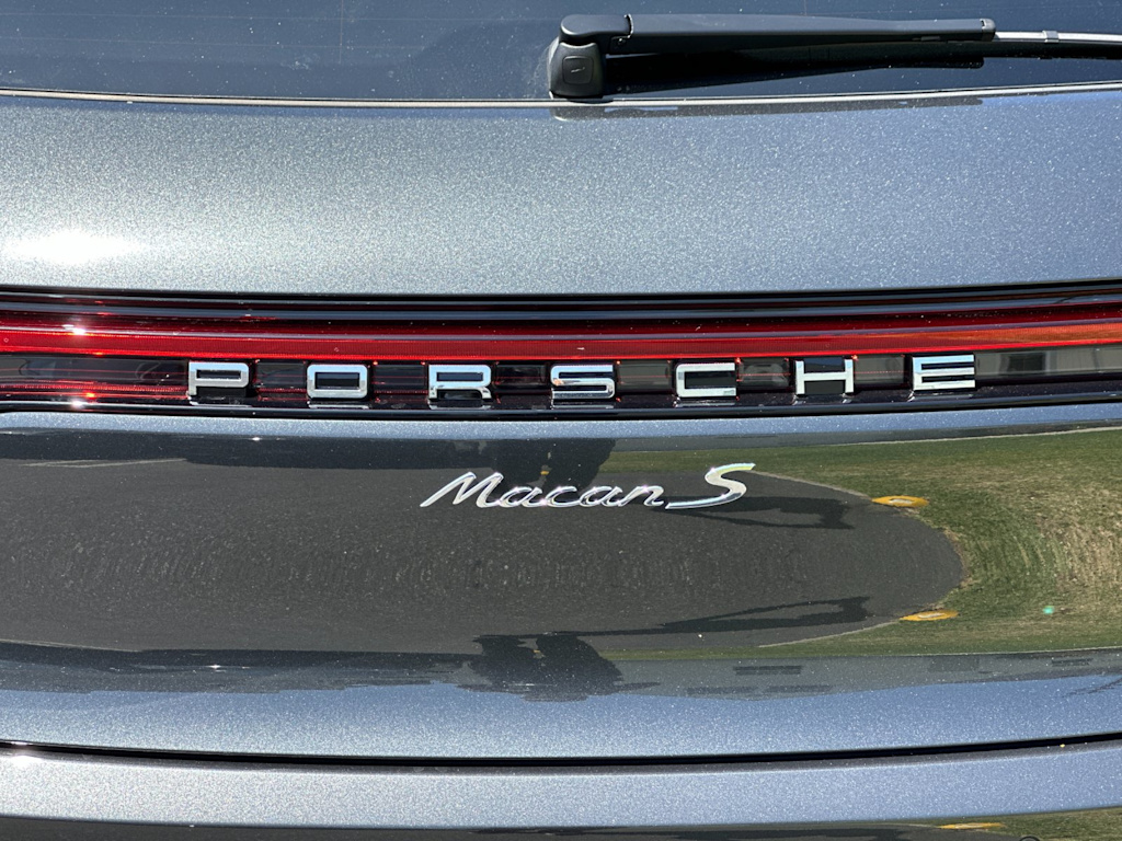Thumbnail: 2026 Porsche Macan - 32