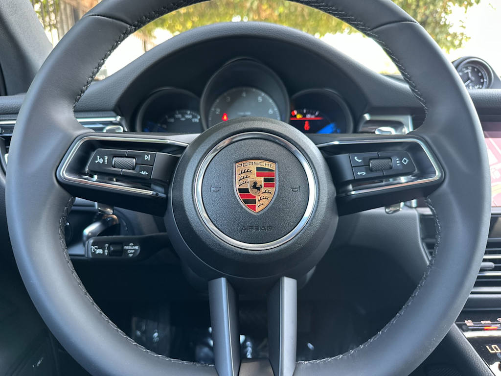 Thumbnail: 2026 Porsche Macan - 28