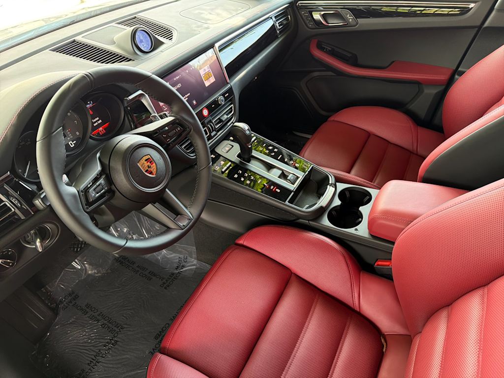 Thumbnail: 2026 Porsche Macan - 9