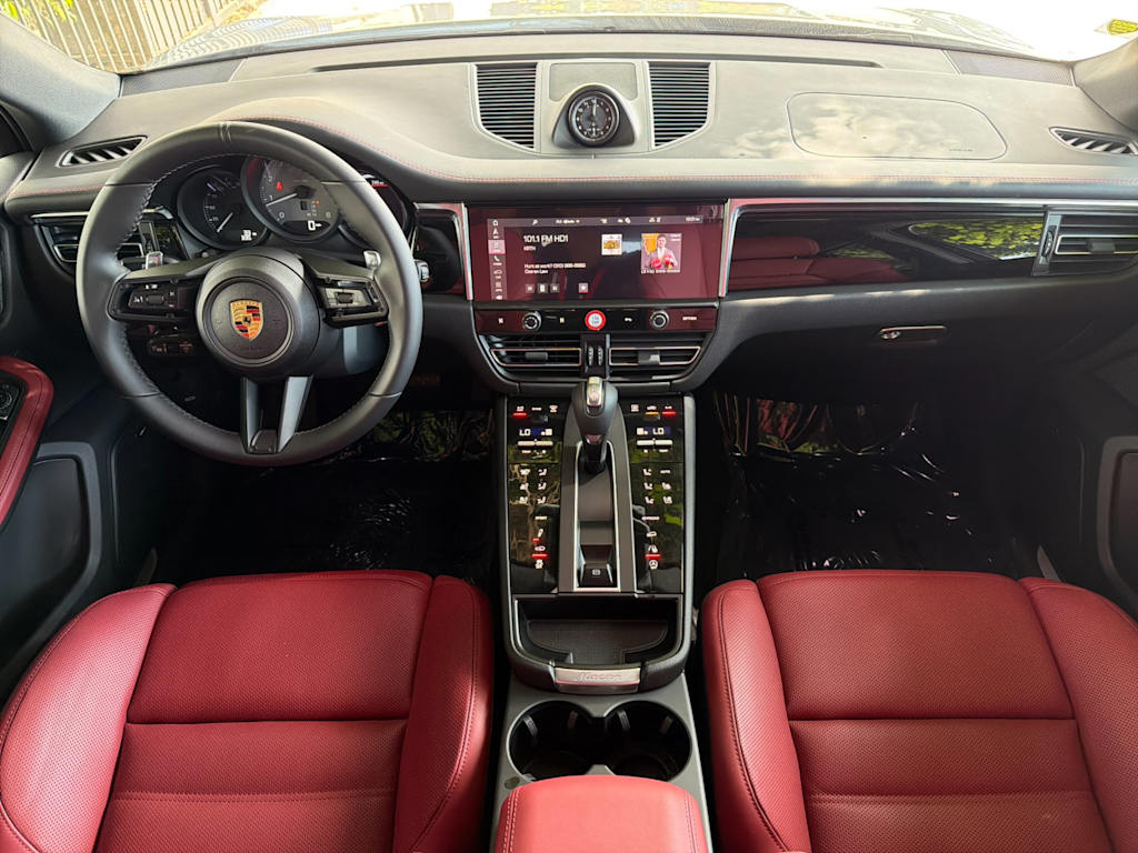 Thumbnail: 2026 Porsche Macan - 2