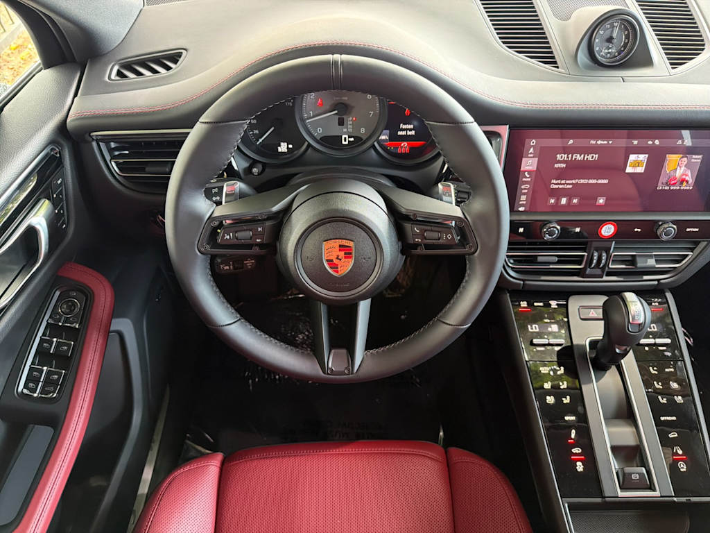 Thumbnail: 2026 Porsche Macan - 8