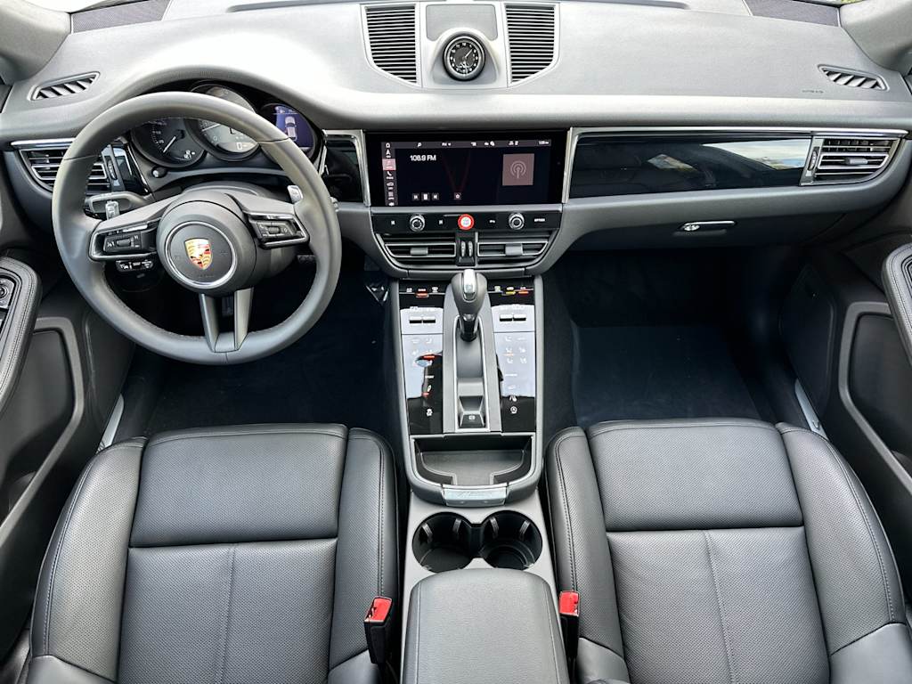 Thumbnail: 2026 Porsche Macan - 8