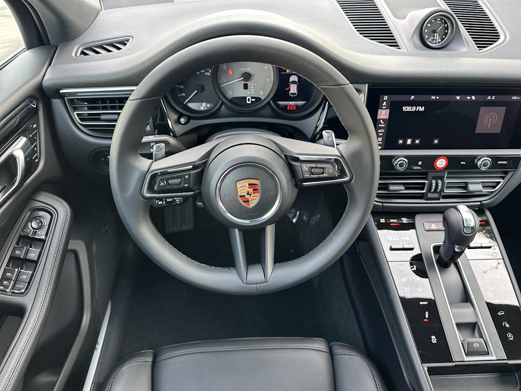 Thumbnail: 2026 Porsche Macan - 11