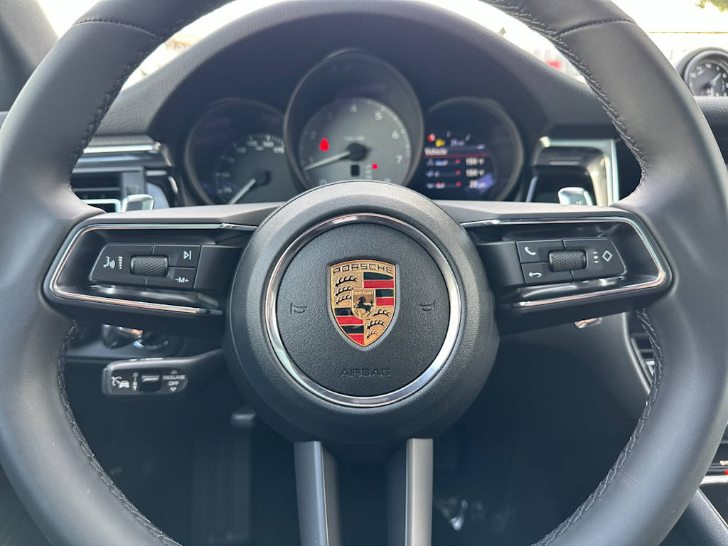 Thumbnail: 2026 Porsche Macan - 30
