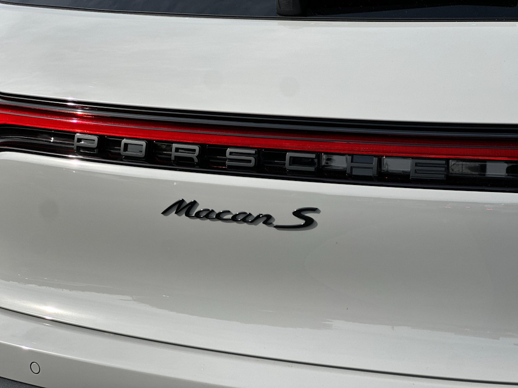Thumbnail: 2026 Porsche Macan - 6