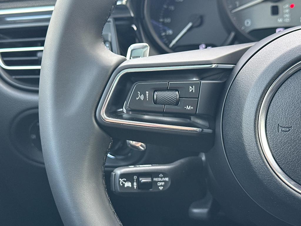 Thumbnail: 2026 Porsche Macan - 31