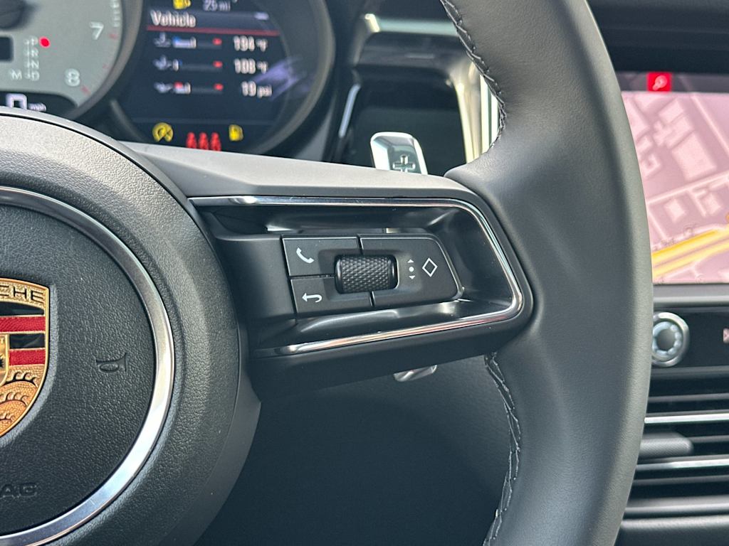 Thumbnail: 2026 Porsche Macan - 32