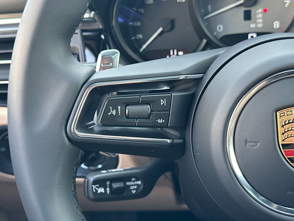Thumbnail: 2026 Porsche Macan - 30