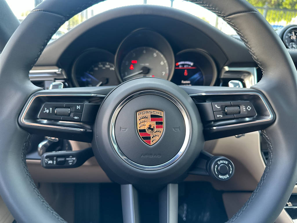 Thumbnail: 2026 Porsche Macan - 29