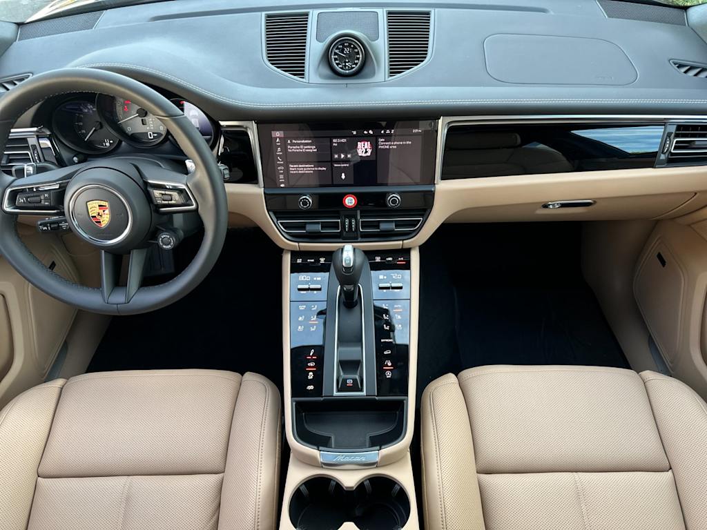 Thumbnail: 2026 Porsche Macan - 8