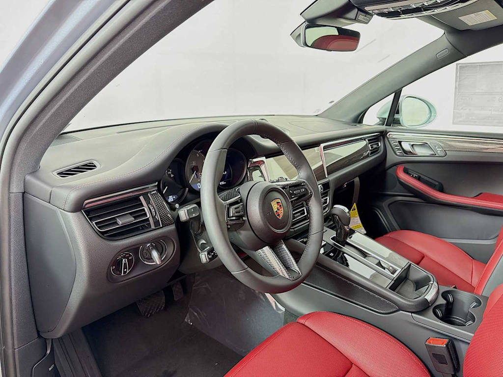 Thumbnail: 2025 Porsche Macan - 2