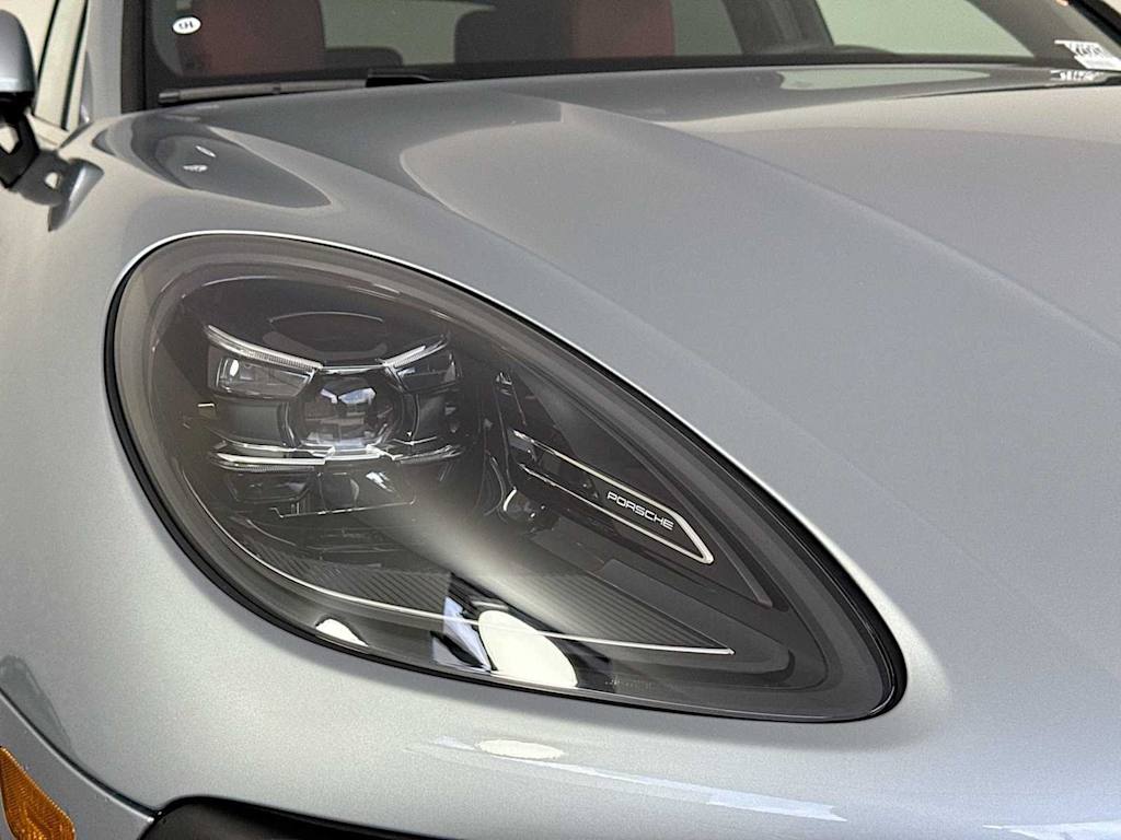 Thumbnail: 2025 Porsche Macan - 6