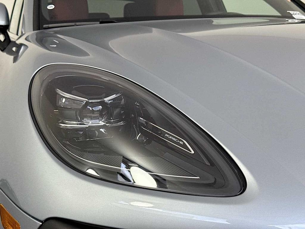 Thumbnail: 2025 Porsche Macan - 56