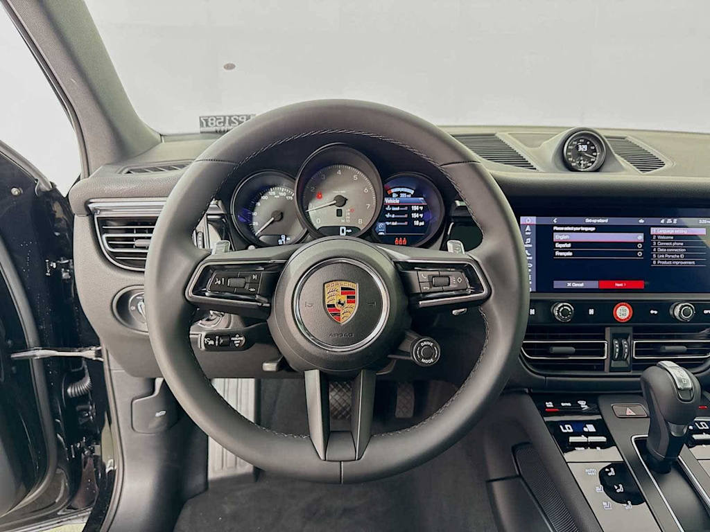 Thumbnail: 2026 Porsche Macan - 40